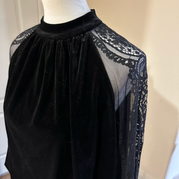 Black Velvet Lace Top - Picture 8 of 9